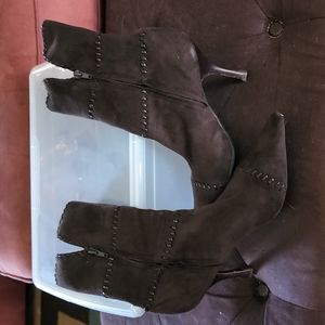 BCBG Girls brown, heeled boots